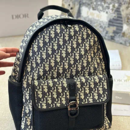 Dior Eight 001