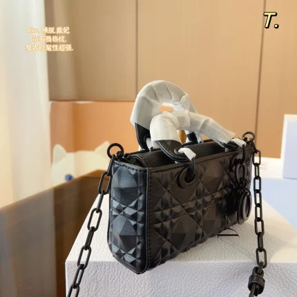 Dior Lady D-JOY 001