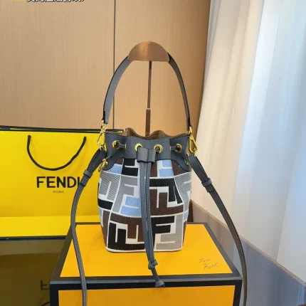 FENDI Mon Tresor 001